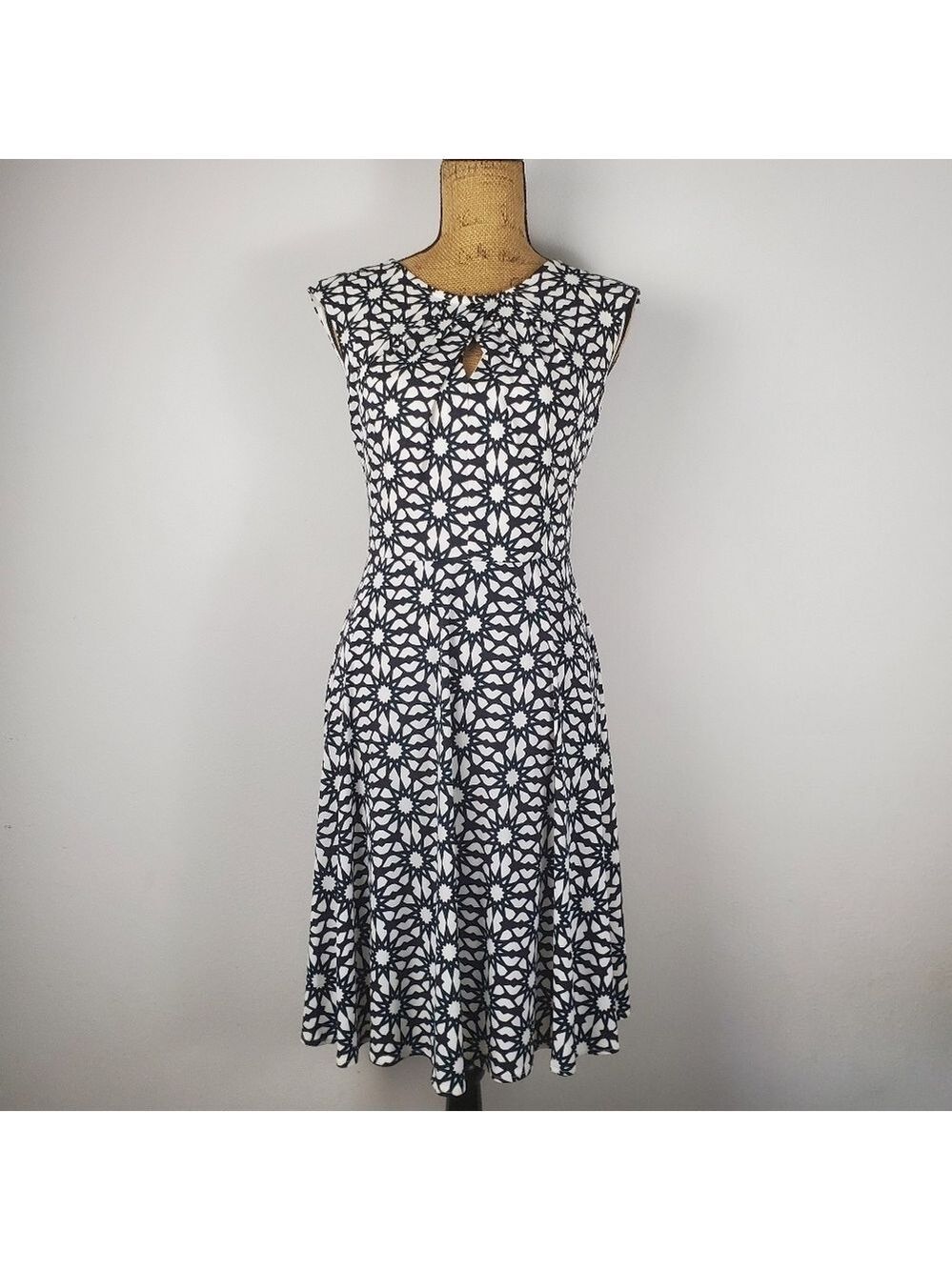 NEW wisp Ceena Elegant Black White And Teal Fdress Keyhole Women's Size 4